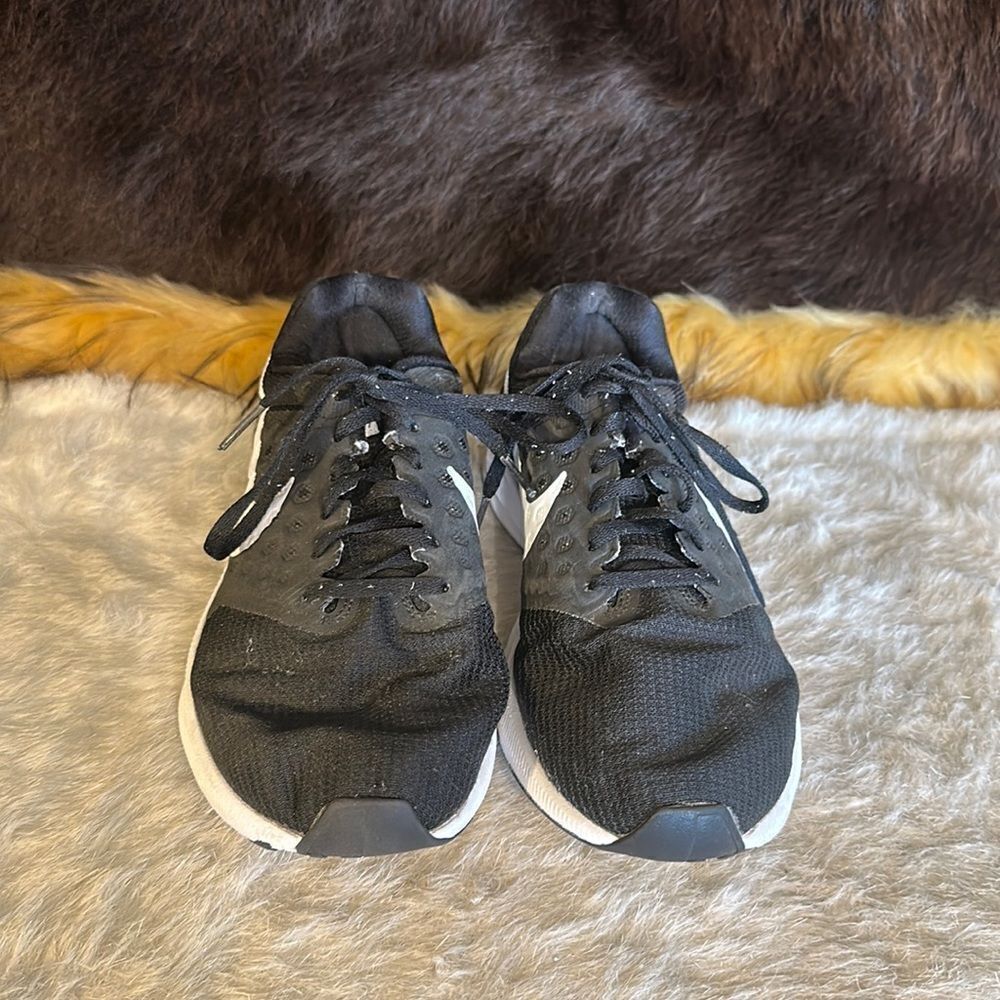 Nike shoes 9 (4200)
